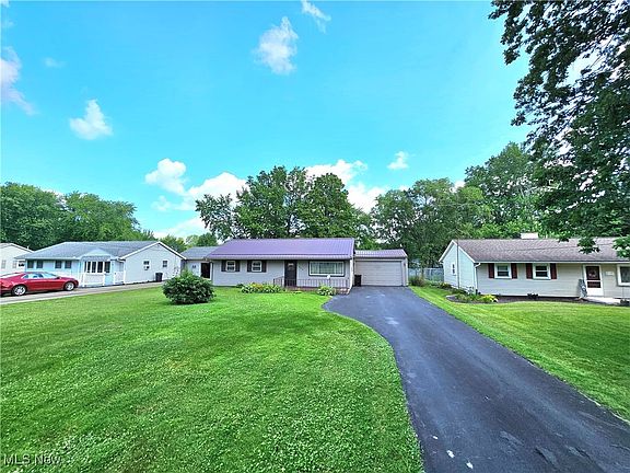 3rd image of 660 Eldon Dr NW