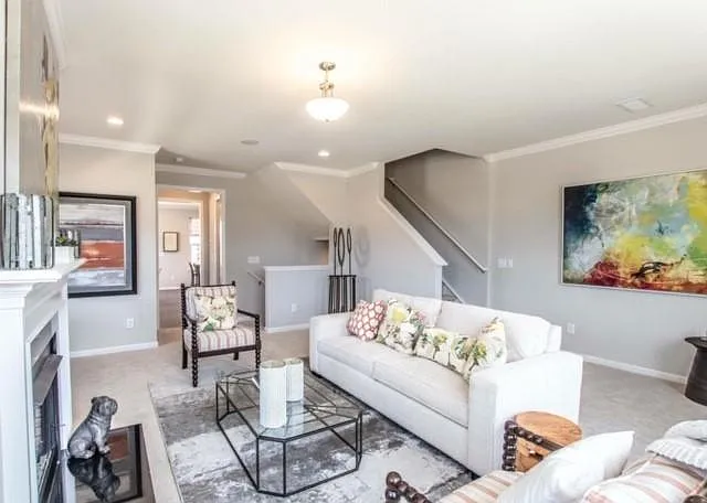 3 bed, 3.5 bath, 2200 sqft, $2,395 — Photo 2