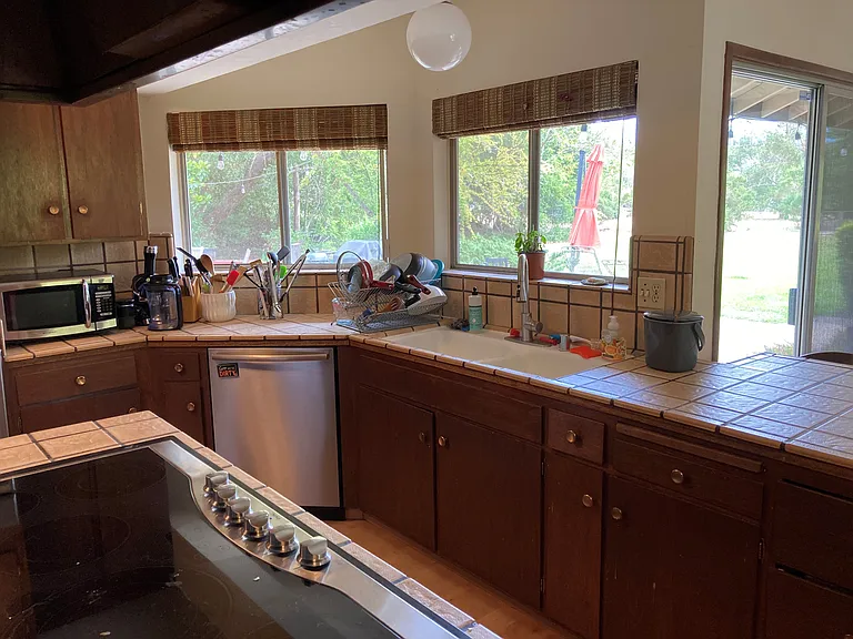 14407 Kingsley Ave — Photo 9