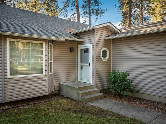 3rd image of 449 S Park Dr
