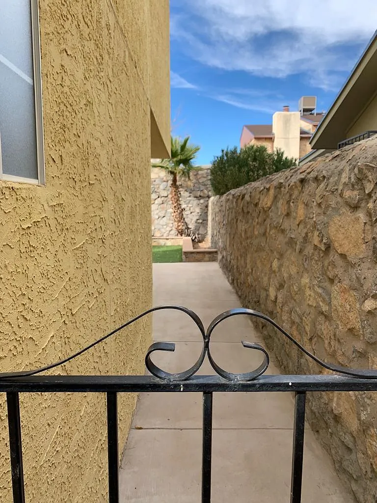3 bed, 2.5 bath, 1552 sqft, $1,850 — Photo 3