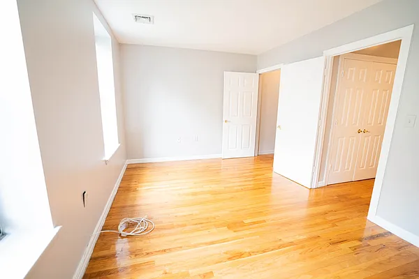Rented by R New York | media 6