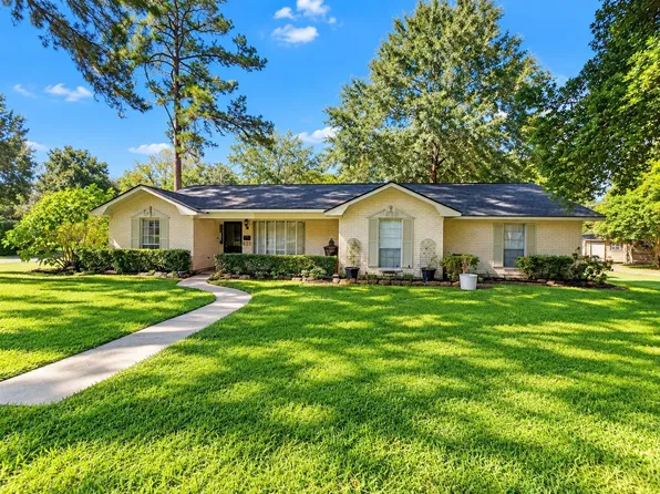 601 Apple Blossom, Woodville, TX 75979