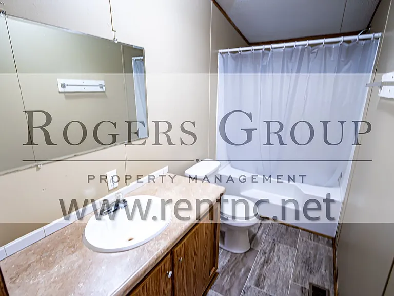 505 Tower Ln — Photo 6
