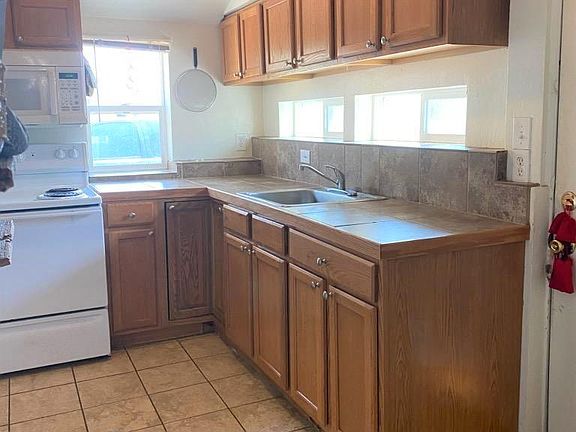 5th image of 1160 S Navajo St