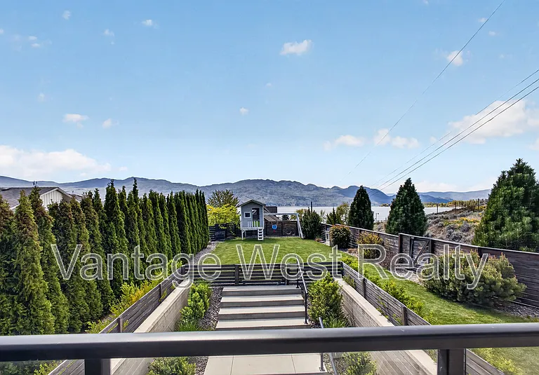 3859 Carrall Rd #1 — Photo 34