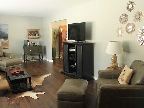 3rd image of 11429 W 121st Pl
