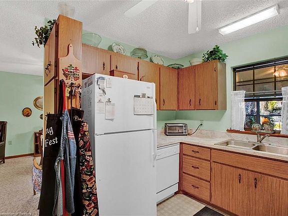 3rd image of 28 Bald Cypress St