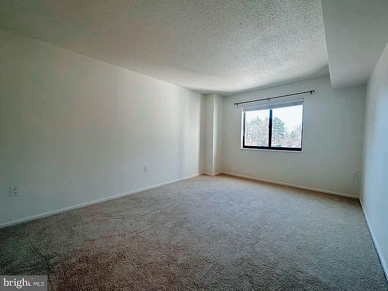 15100 Interlachen Dr #4-111 — Photo 9