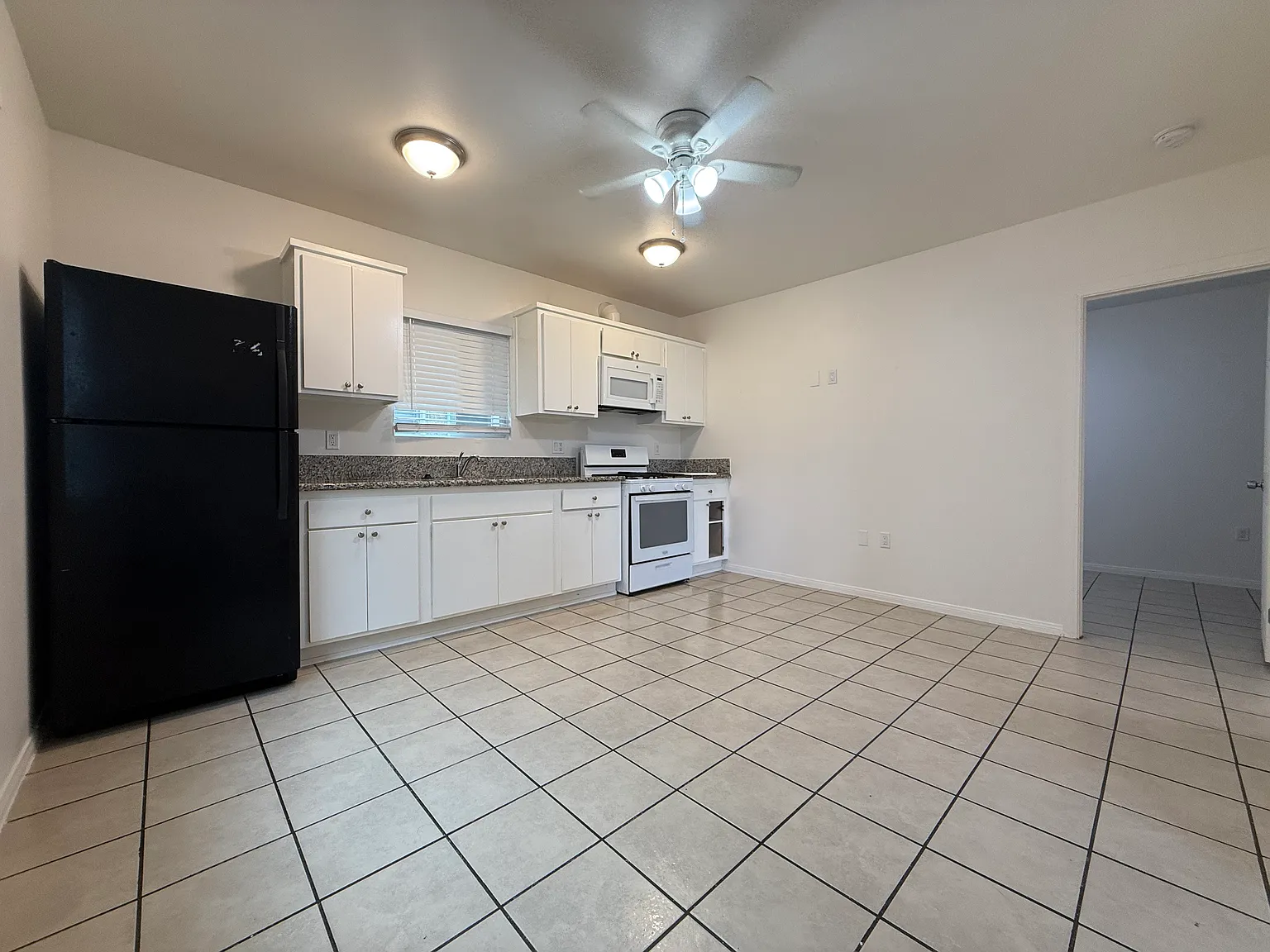 1 bed, 700 sqft, $1,795 — Photo 2