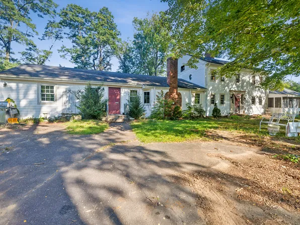 40 Holcomb Street, Simsbury, CT 06070