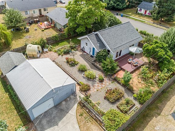 5th image of 2539 57th Ave NE
