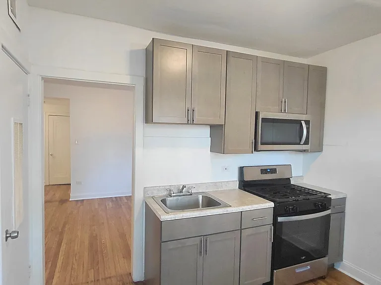 1107 N Avers Ave #1 — Photo 5