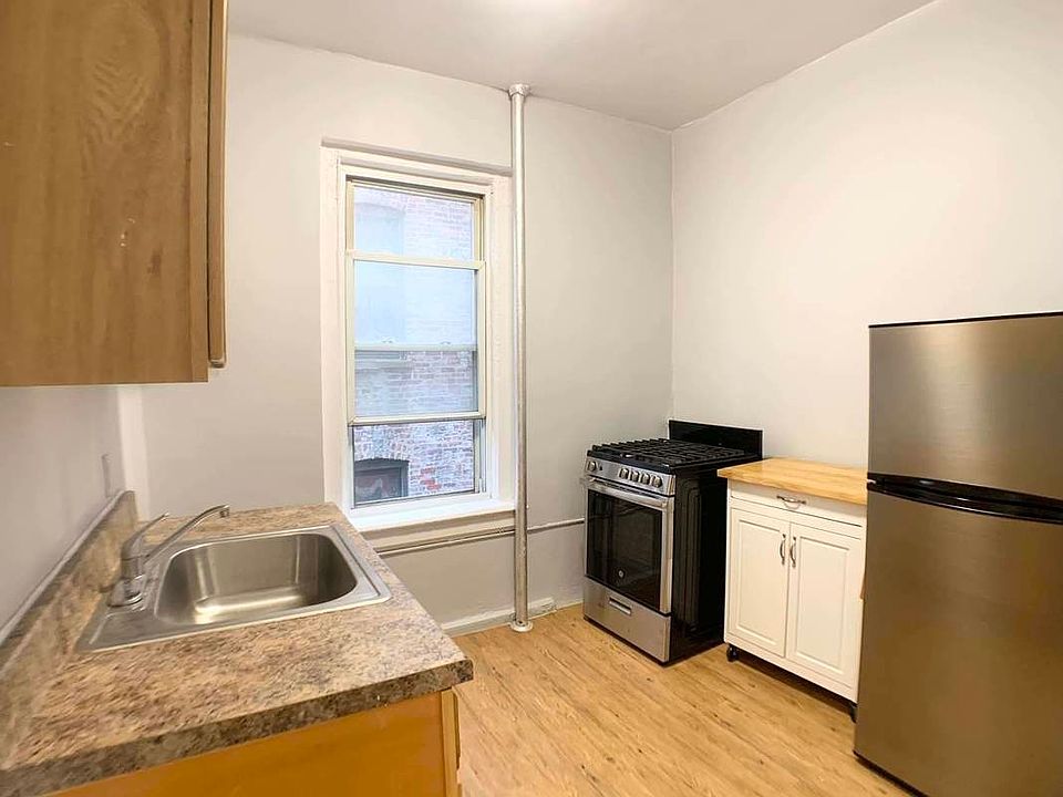 1st image of 32 Saint Nicholas Pl #34