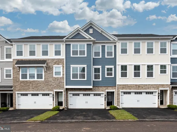 7 Copper Ct, Royersford, PA 19468