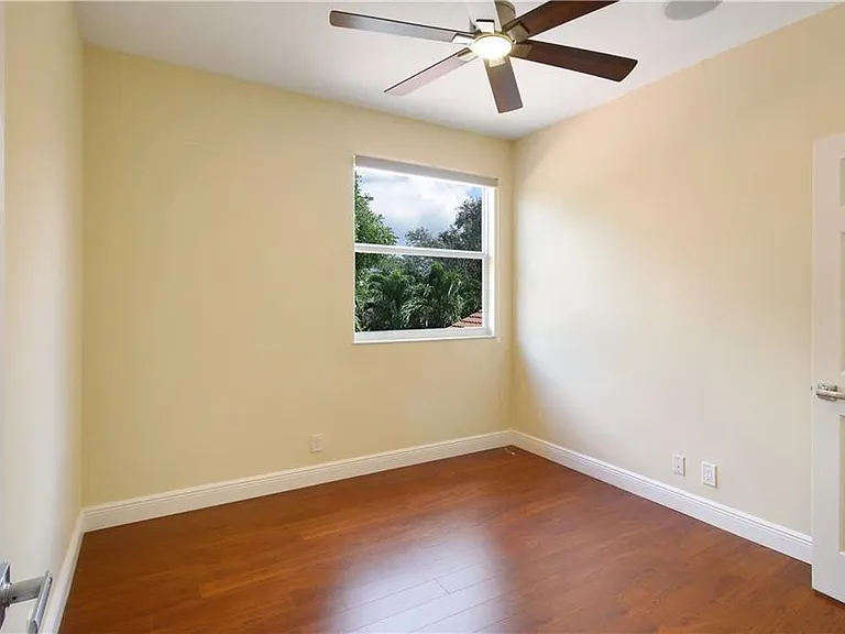 5873 NW 120th Ter — Photo 17
