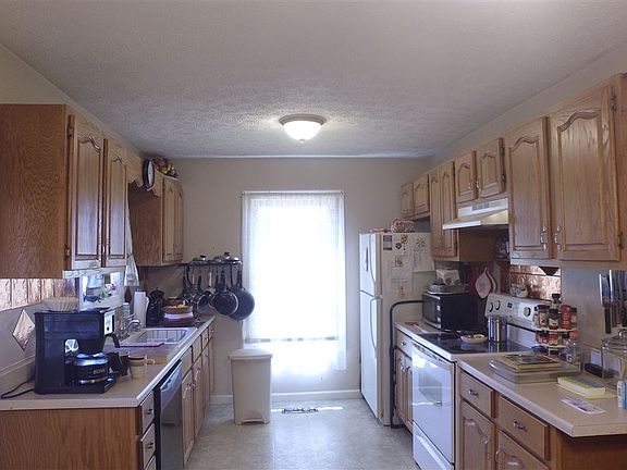 3rd image of 165 Sunkist Village Ln
