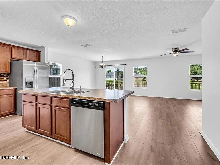 10281 Magnolia Hills Dr — Photo 5
