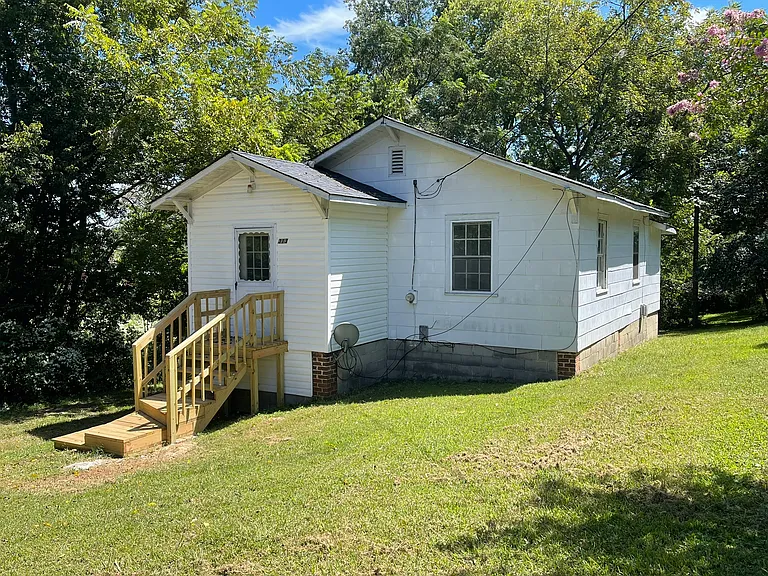 313 Jackson St — Photo 1