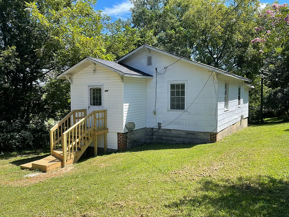 313 Jackson St
