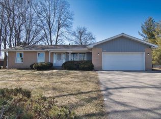 3237 County Road Ab, Mc Farland, WI 53558