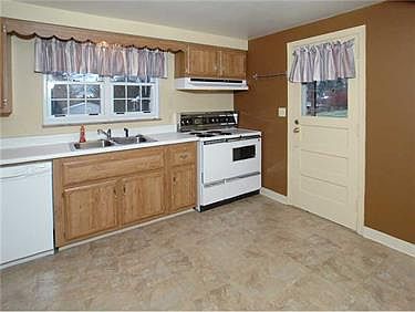 3rd image of 1310 Clay Pike