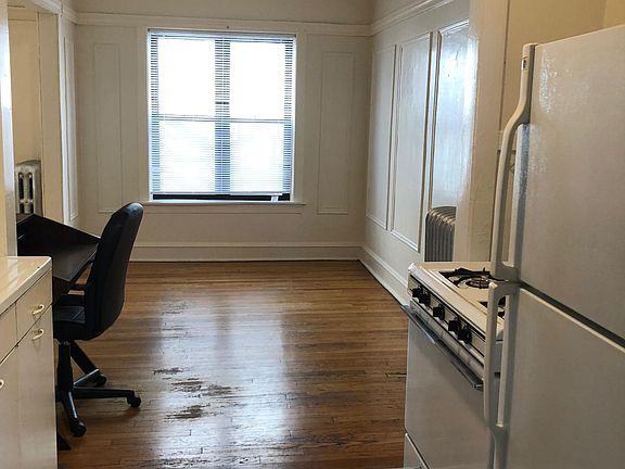 2nd image of 634 W Arlington Pl APT 26
