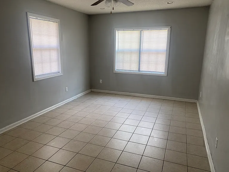10 Crestwood Cir — Photo 13