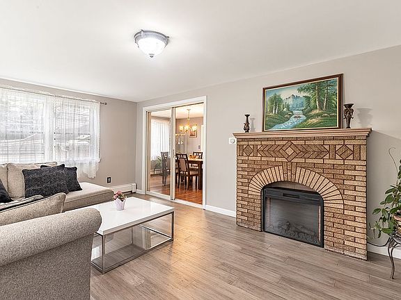 3rd image of 27 Reservoir Ave