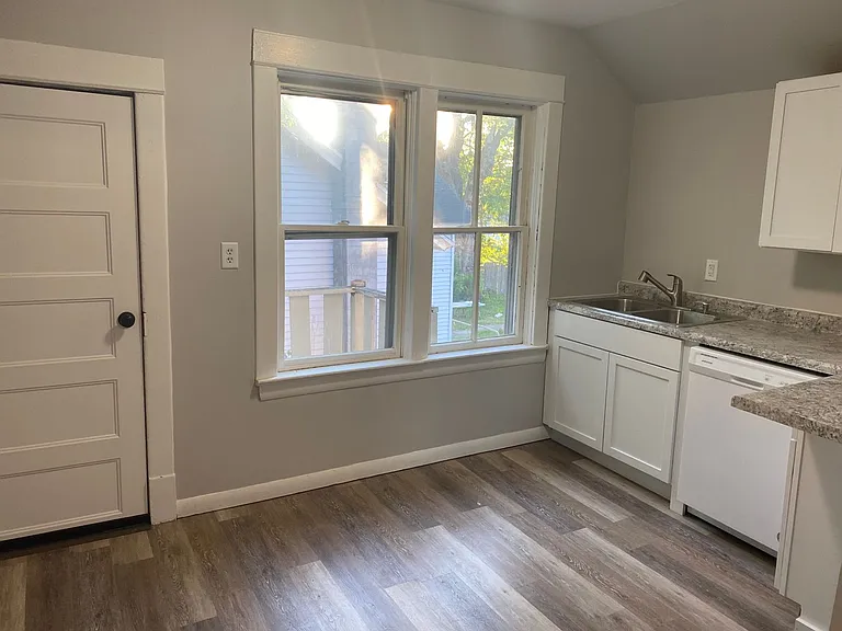 630 Chicago Ave — Photo 3