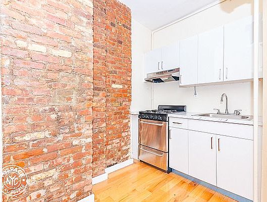 2nd image of 244 Roebling St #3