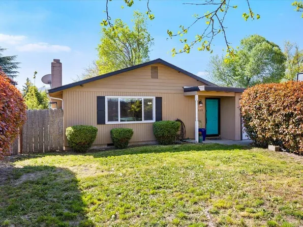 113 Houston Rd, Phoenix, OR 97535