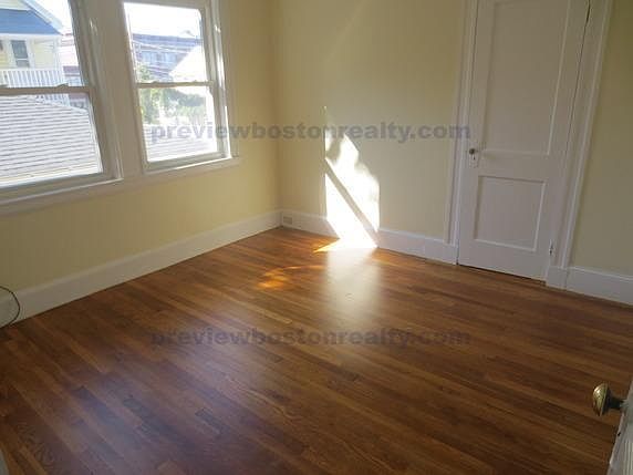2nd image of 122 Bennett St #D1