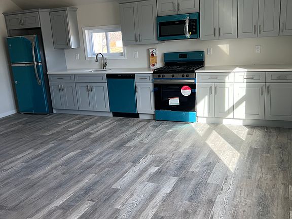 4th image of 216 Mountain Ave APT 2