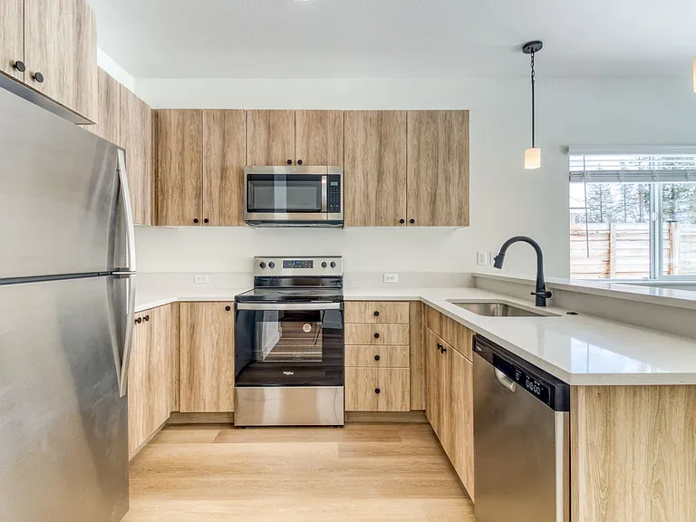 Luxury Apartment in La Pine! — Photo 8