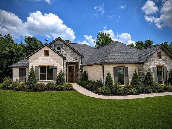 2nd image of 409 Brooks Dr