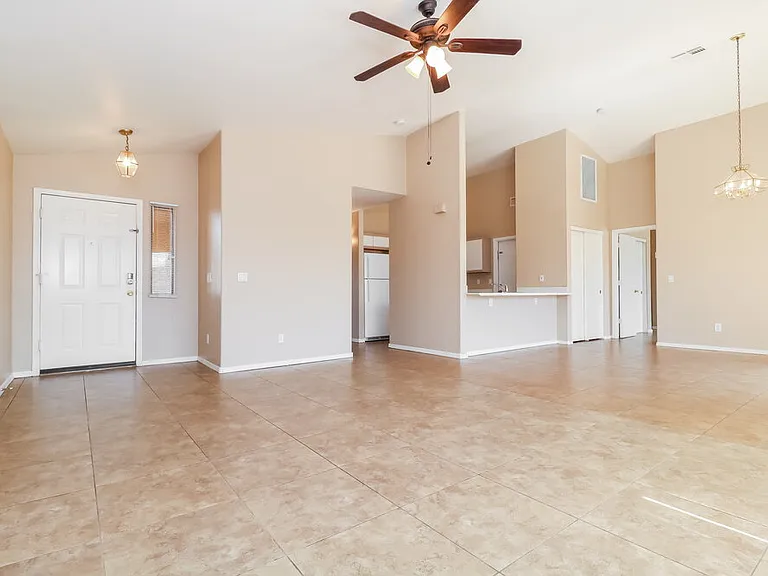 9015 W Roanoke Ave — Photo 3