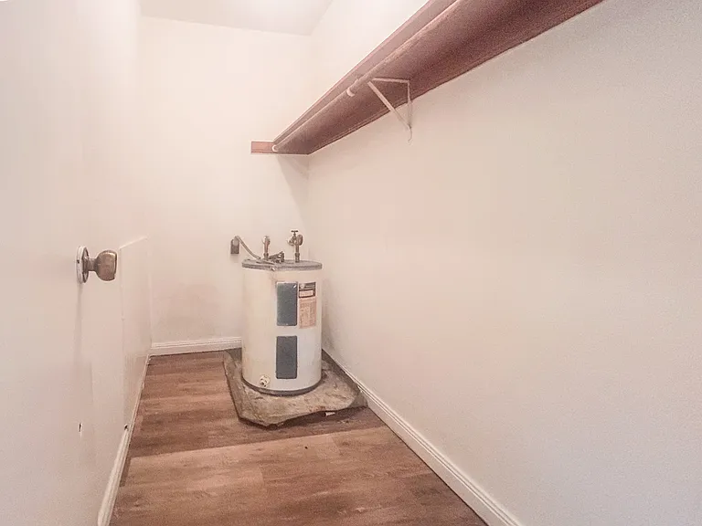 205 Rue Royale #C — Photo 7