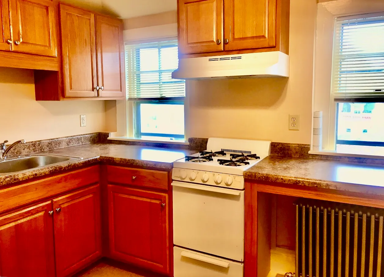 Studio, 400 sqft, $975 — Photo 3