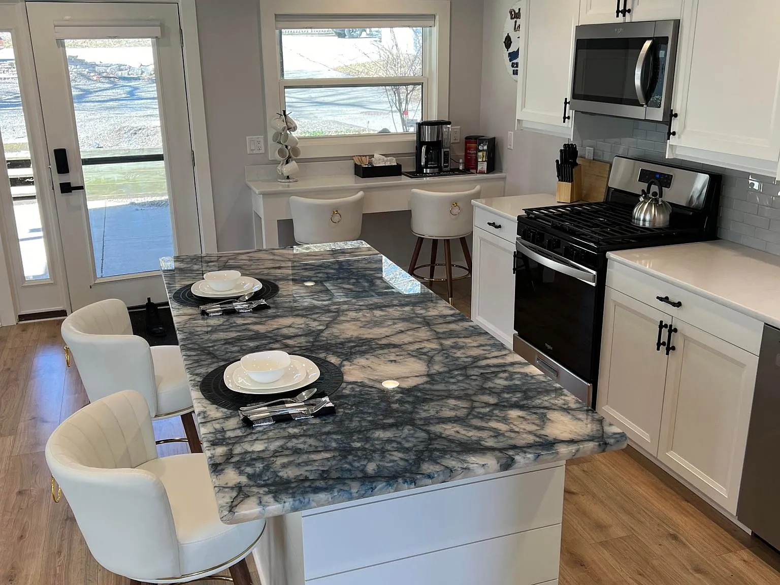 3 bed, 1248 sqft, $1,850 — Photo 3
