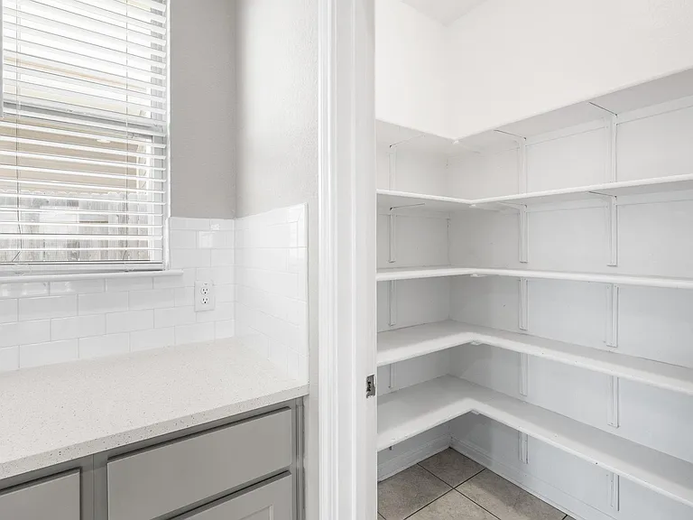 313 McLintock Rd — Photo 19