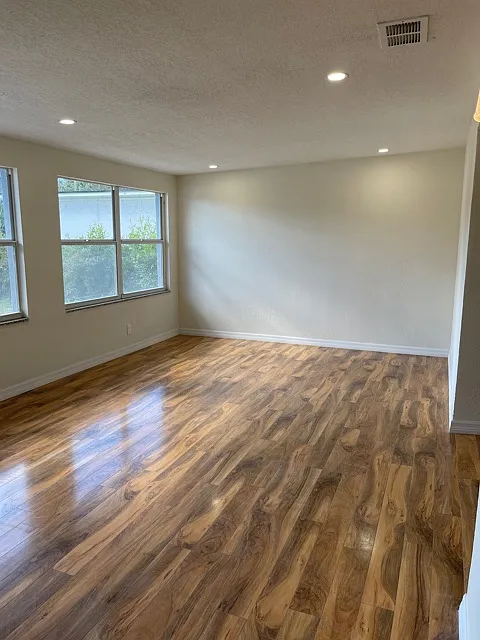 3 bed, 1156 sqft, $1,895 — Photo 4