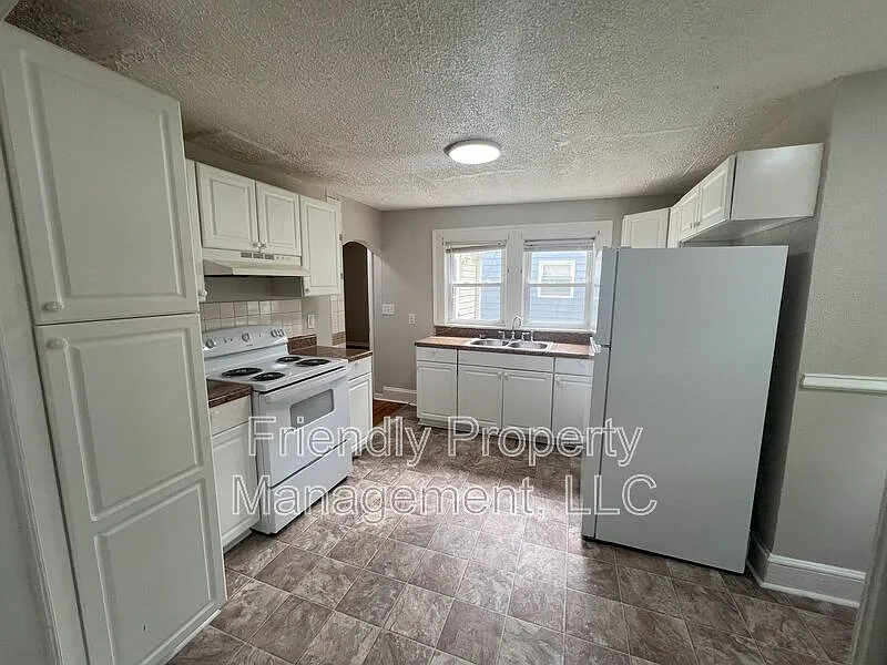 2 bed, 1.0 bath, 780 sqft, $1,125 — Photo 3