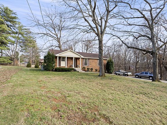 3rd image of 2261 Blakemore Dr