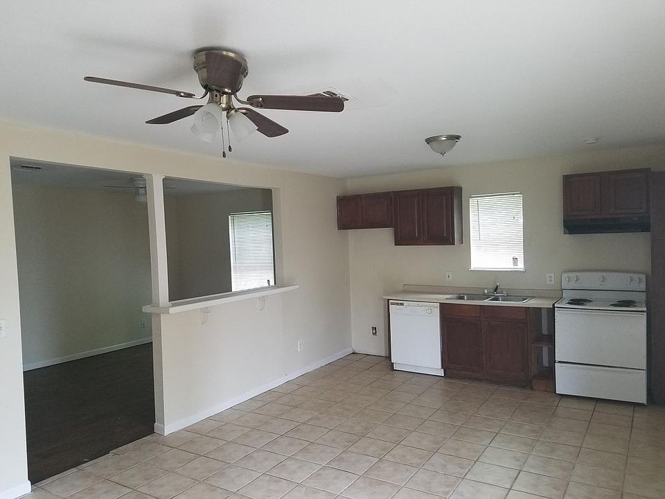 1st image of 7589 Windsor Oaks