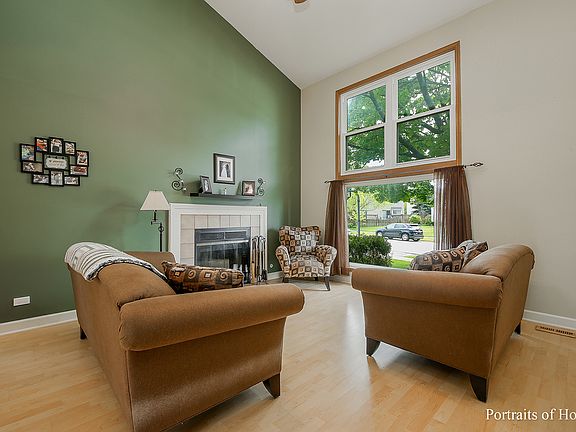 3rd image of 3255 Gresham Ln E