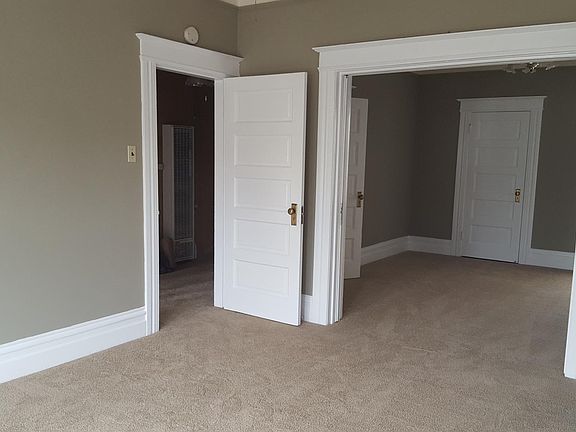 3rd image of 447 4th Ave