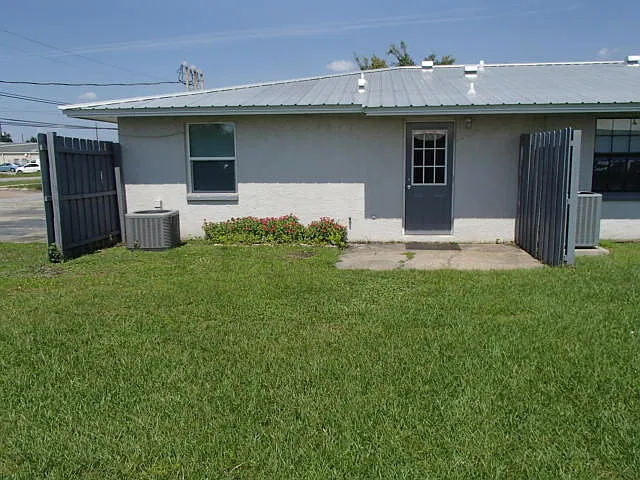 2 bed, 850 sqft, $1,225 — Photo 3