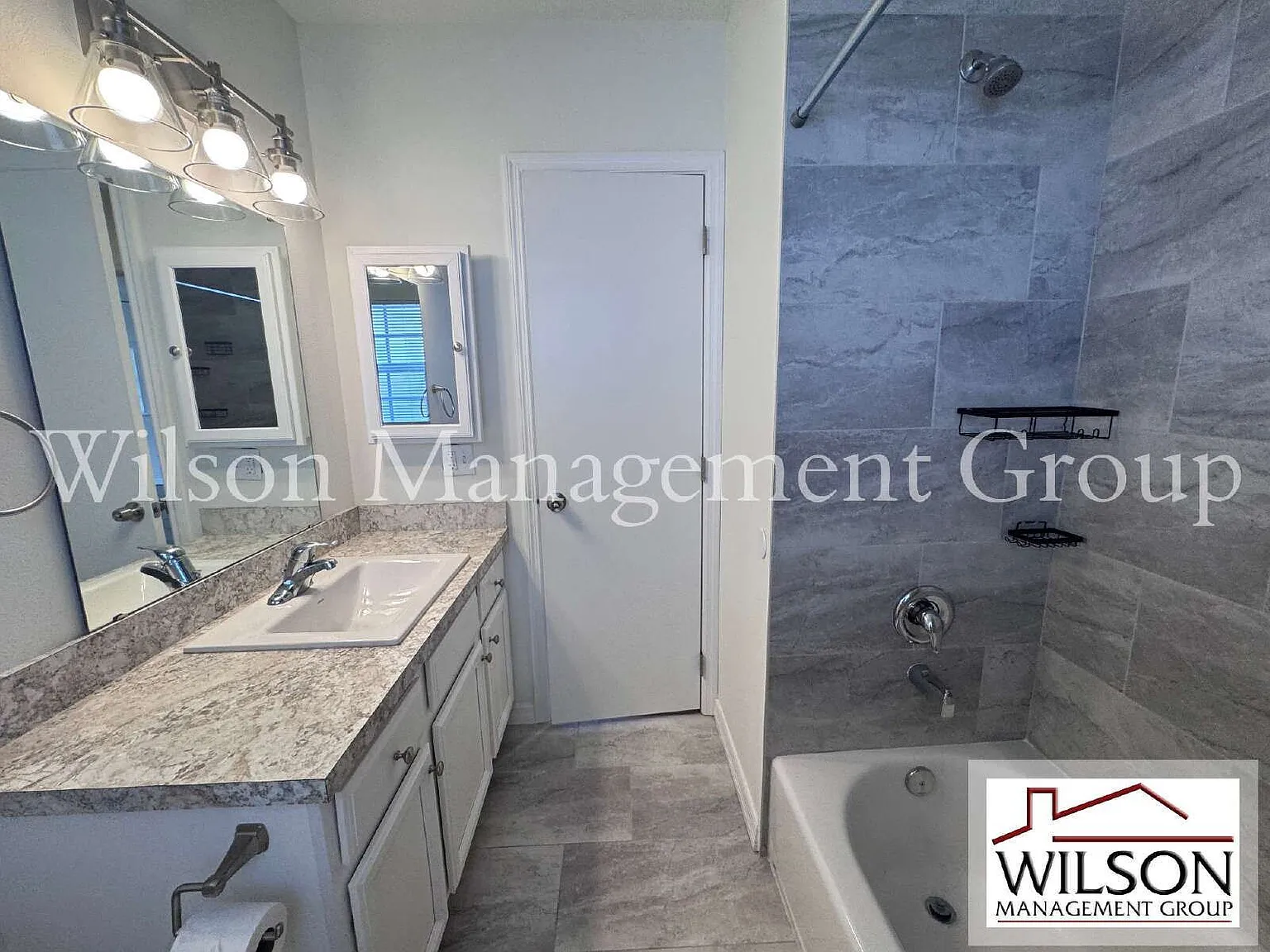 2 bed, 1.0 bath, 849 sqft, $1,649 — Photo 3