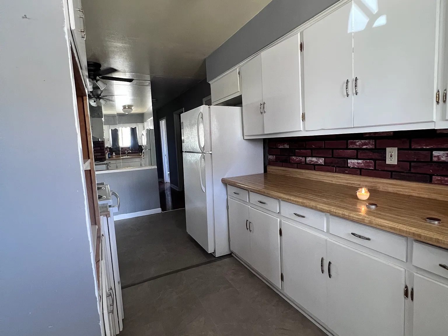 3 bed, 1100 sqft, $1,500 — Photo 2